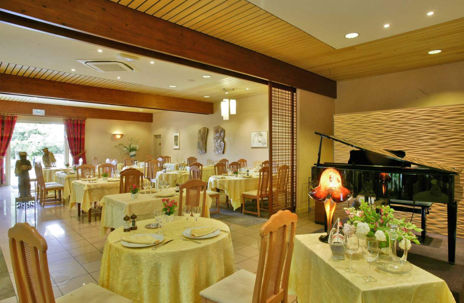 Restaurant dining room