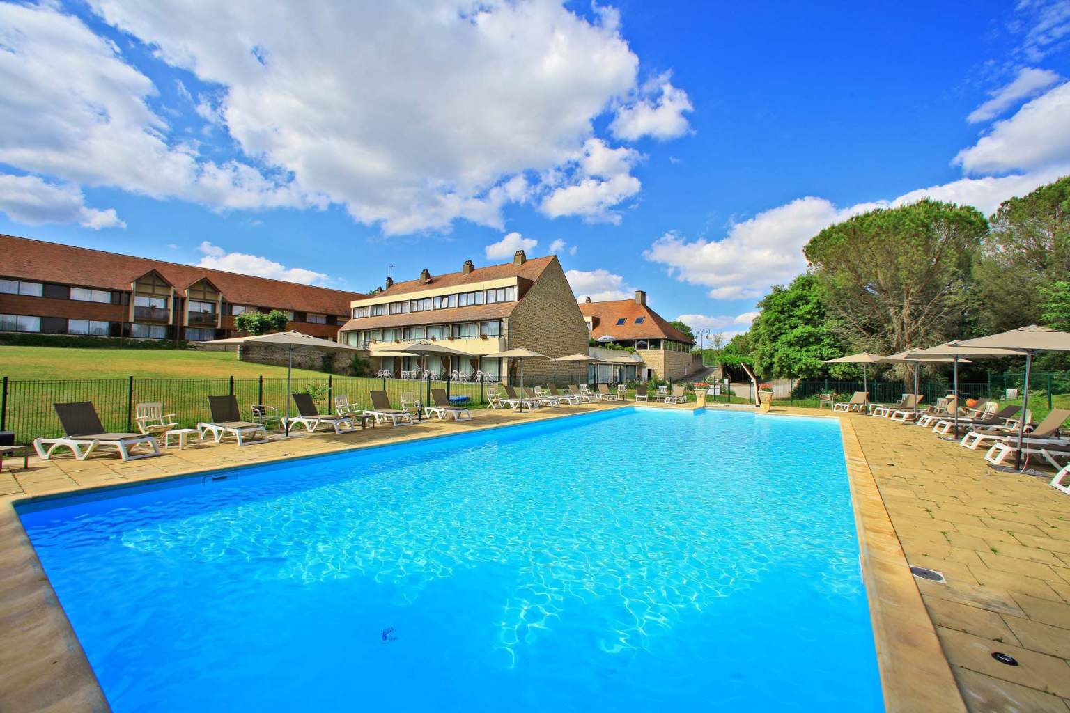 Piscine - Hôtel du Château Rocamadour · Hôtel Rocamadour, Lot